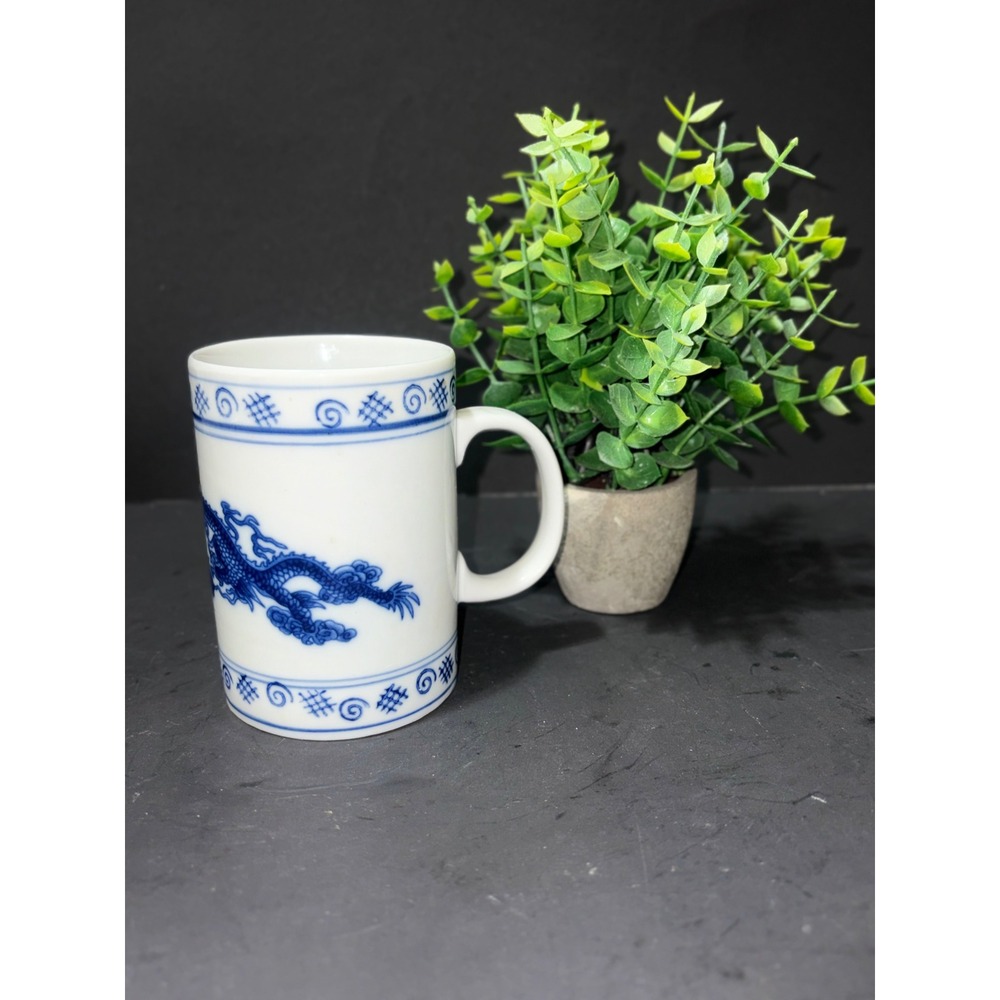 Vtg Blue and White Chinese Dragon Ceramic Coffee Mug Chinoiserie 4 Inch